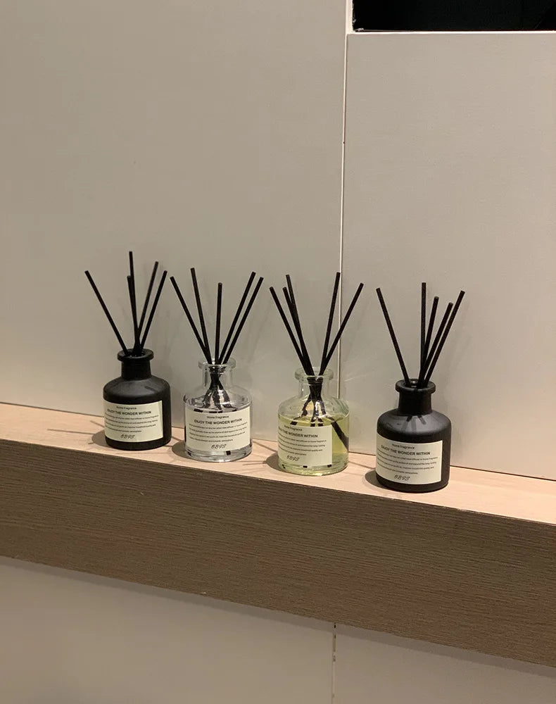 Aromatherapy Essential Oil Flameless Freesia Jasmine Fragrance Oil with Reed Diffuser Stick Home Room Air Freshener Decor 50ml