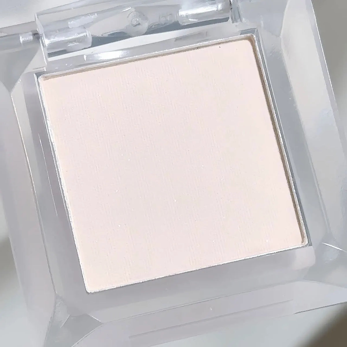 1Pcs Monochrome Matte Highlight Smoked Eye Shadow Plate Powder Is Delicate and Durable, Naturally Brightening Dopamine Eye Shado