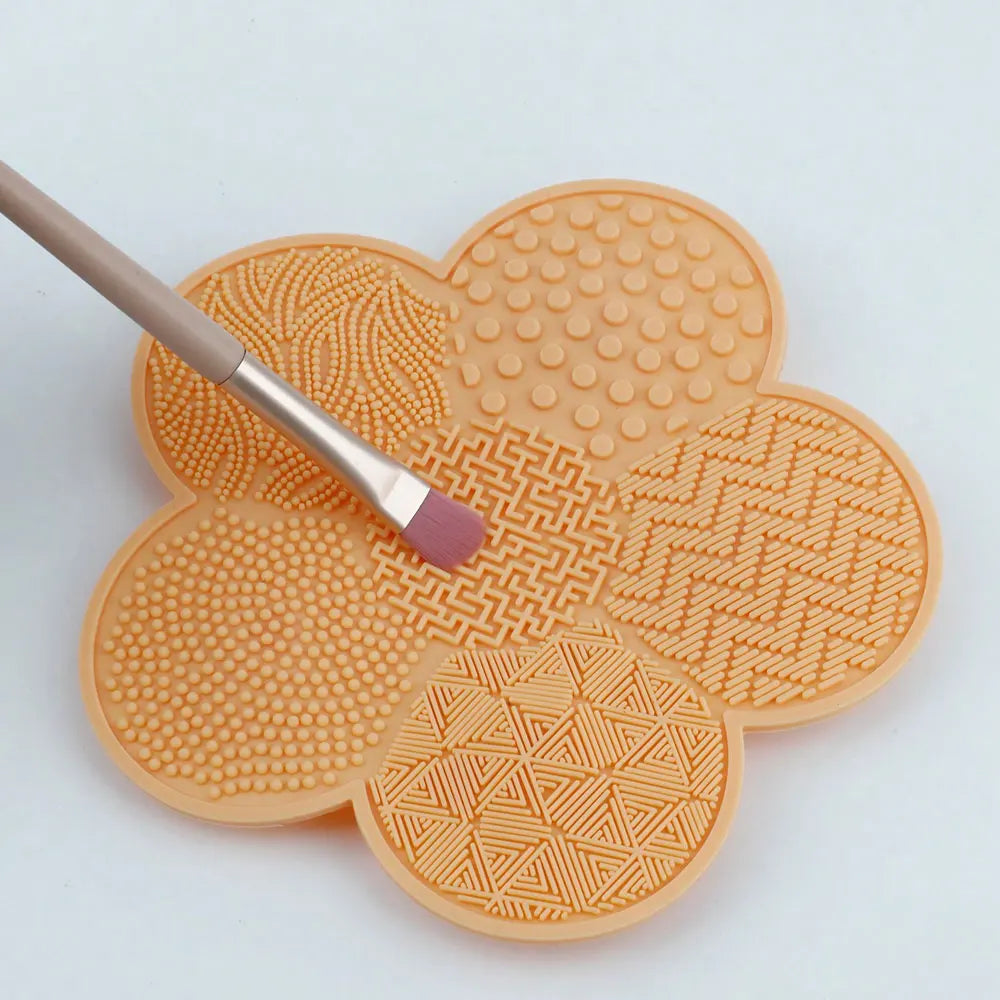 1Pcs Silicone Makeup Brush Cleaning Mat, Flower Shape Makeup Brush Cleaner Pad, Portable Makeup Brush Cleaner With Suction Cup