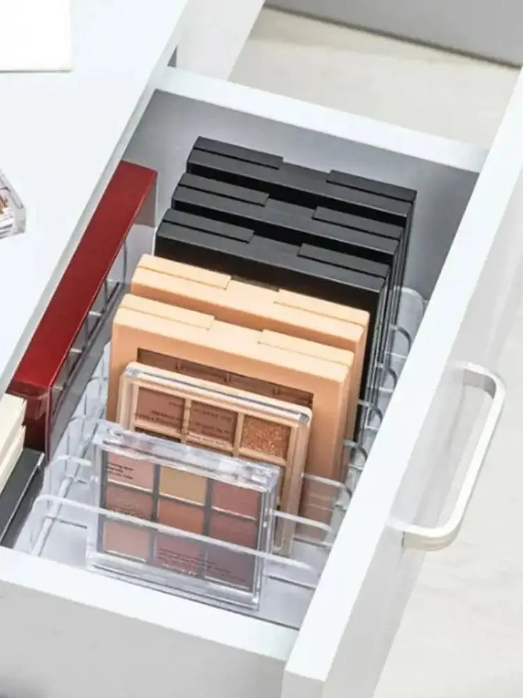 7-Compartment Desktop Makeup Organizer Plastic Storage Box for Cosmetics Blush Eyeshadow Display Tray - Clear Plastic