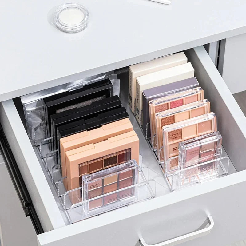 7-Compartment Desktop Makeup Organizer Plastic Storage Box for Cosmetics Blush Eyeshadow Display Tray - Clear Plastic