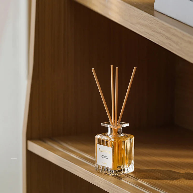 50ml Flameless Home Fragrance Room Flameless Freesia Jasmine Fragrance Oil with Reed Diffuser Stick Home Room Air Freshener Deco