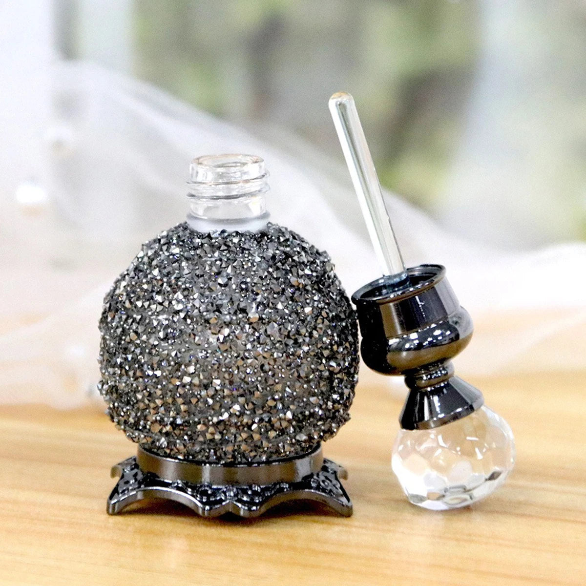 15ml Perfume Decanter Bottle,Luxuriou Perfume Bottle with Sparkling Rhinestone Decoration,Dropper Essential Oil Dispenser Bottle