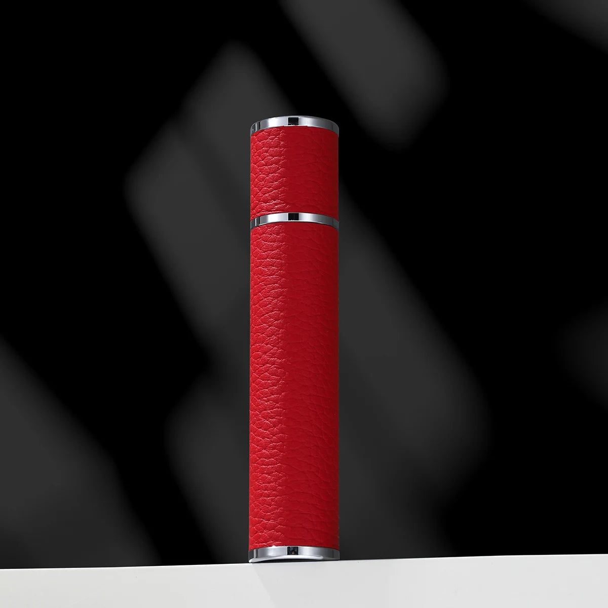 Louischanzl 10ml magnet Perfume Atomizer Bottle Portable leather Sprayer for Boarding Tight Sealing Travel Perfume Spray gift