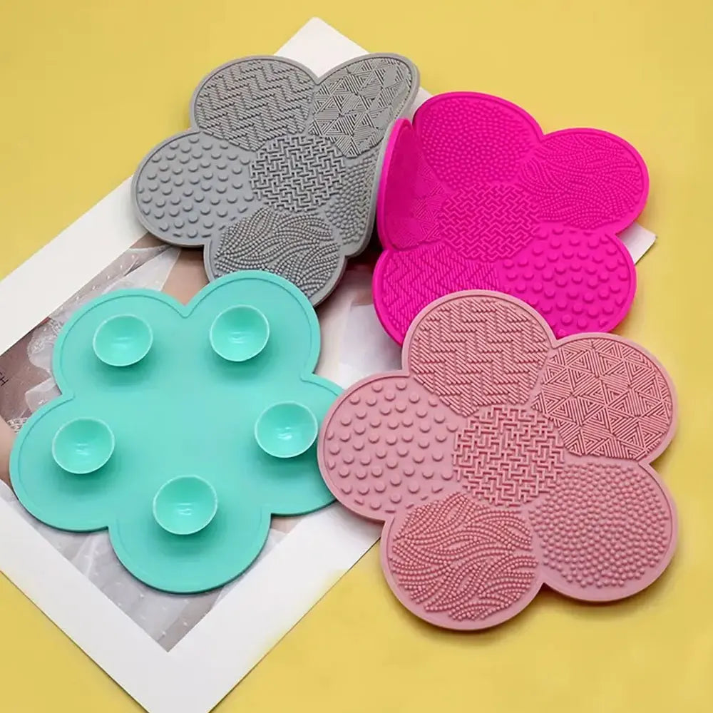 1Pcs Silicone Makeup Brush Cleaning Mat, Flower Shape Makeup Brush Cleaner Pad, Portable Makeup Brush Cleaner With Suction Cup