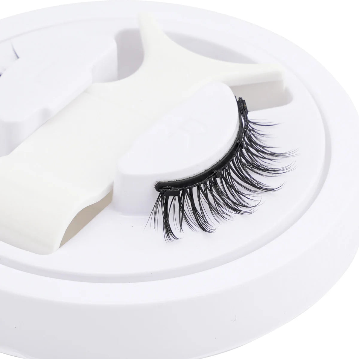 Reusable Magnetic Eyelashes 1 Pair Natural Curly Fluffy Magnetic False Eyelashes No Glue Needed Lashes Makeup with Tweezer Set