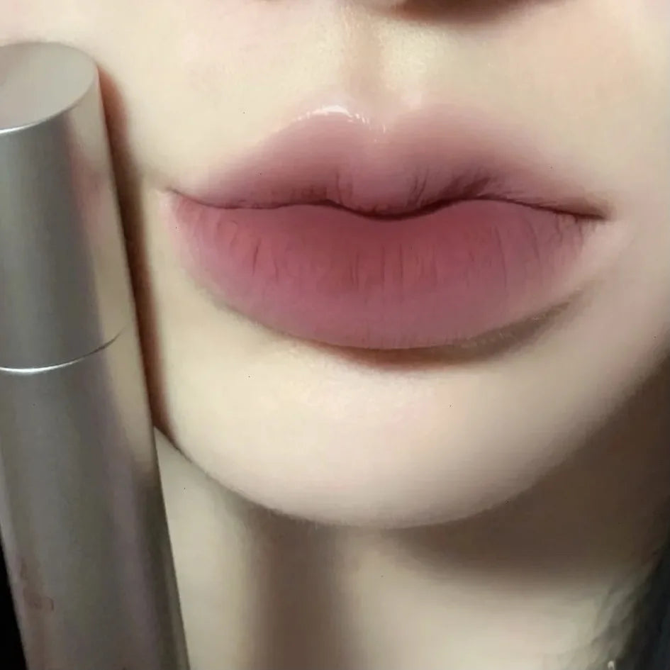 Tube Matte Lipstick, Waterproof and Sweatproof, Does Not Fade Or Remove Makeup, Can Be Used on Both Lips and Cheeks
