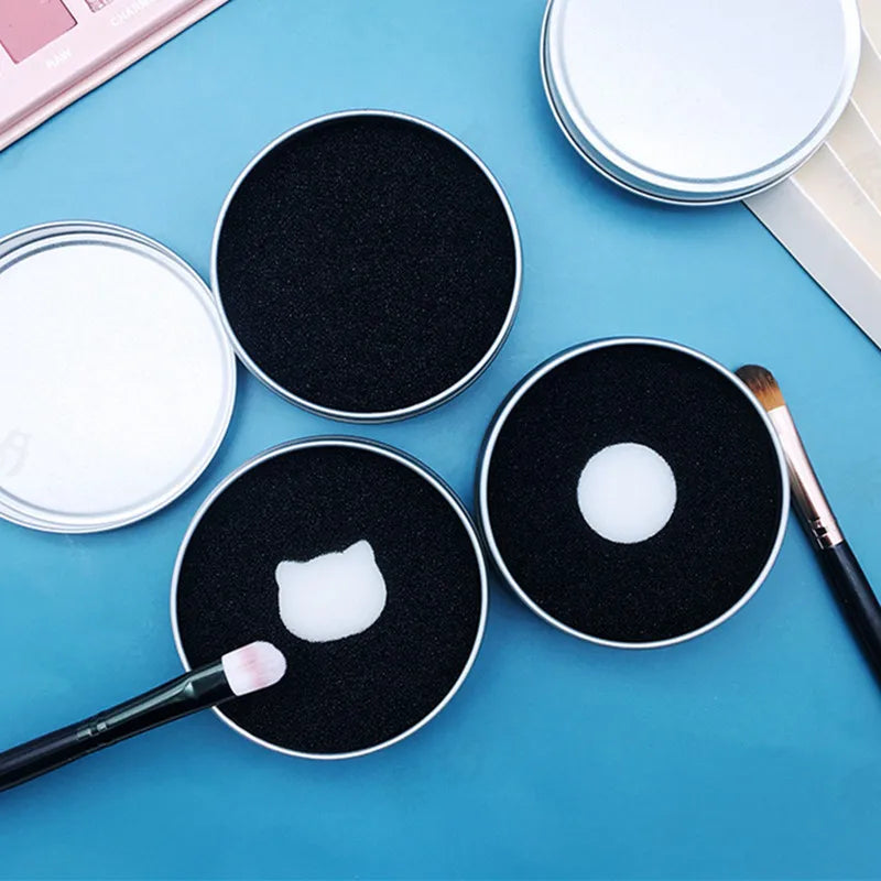 Makeup Brush Cleaner Sponge Cosmetic Brush Dry Wash Box Eyeshadow Color Powder Removal Activated Carbon Sponge Cleaning Case